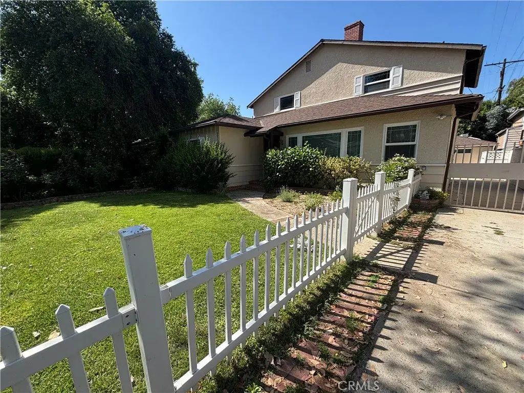 21327 De La Osa Street, Woodland Hills