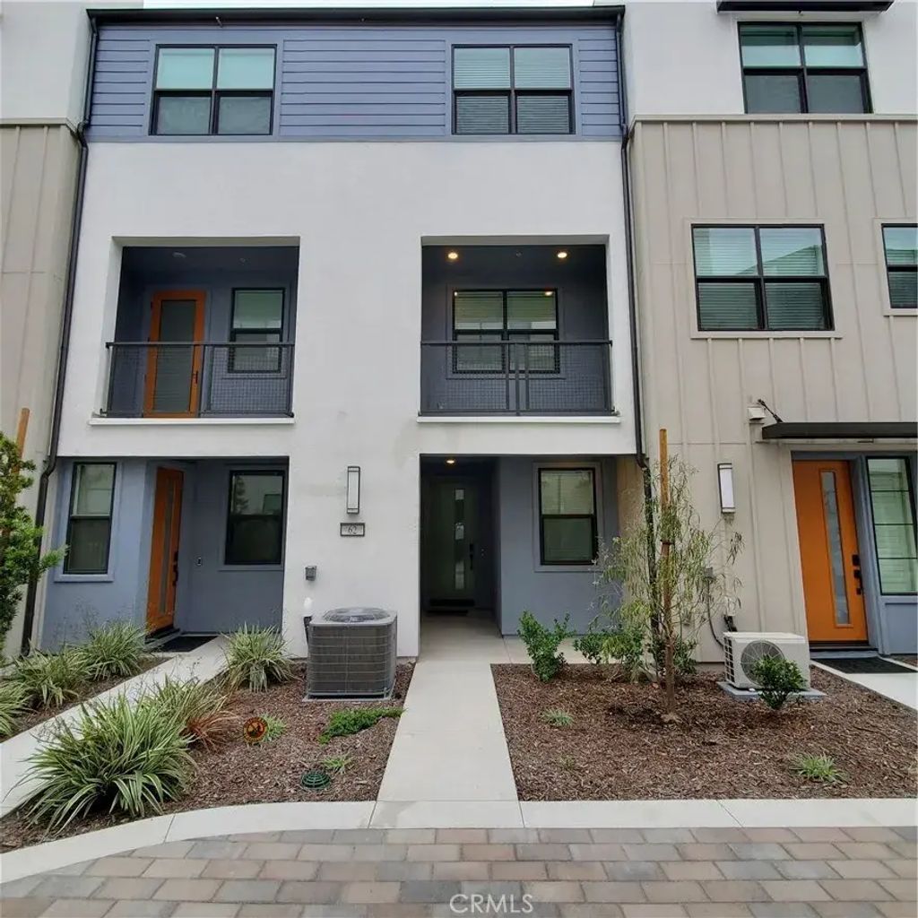 944 N Divino Privado 62, Ontario