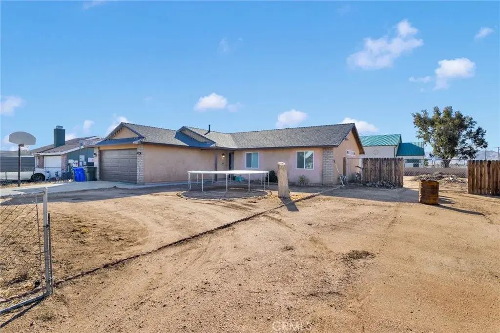 22517 Ojai, Apple Valley