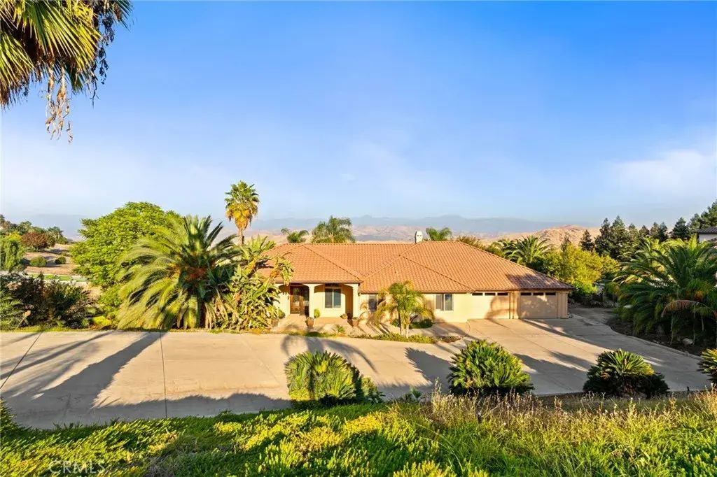 463 High Sierra, Exeter