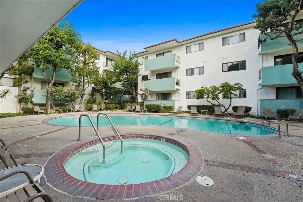 5000 S Centinela 101, Los Angeles