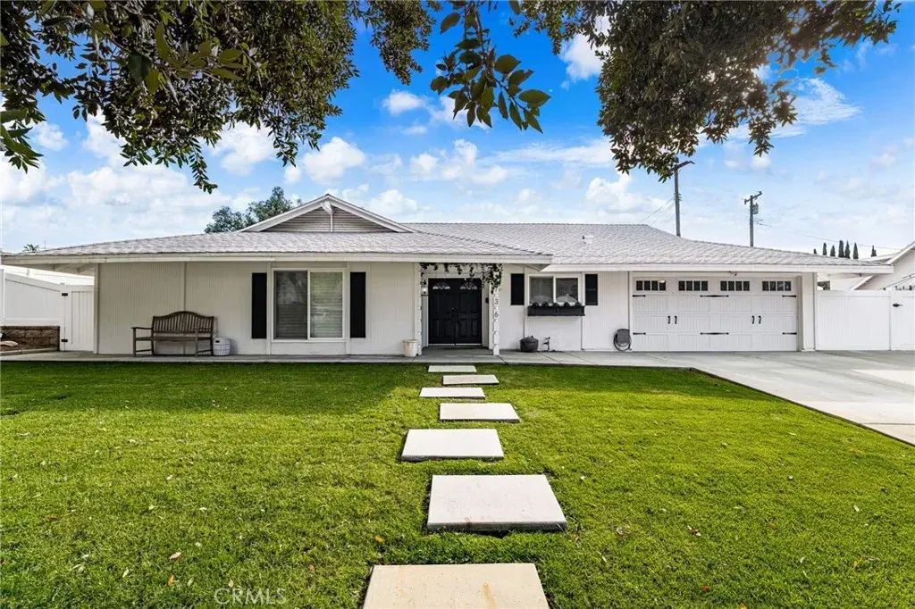 736 Apache Trail, Riverside