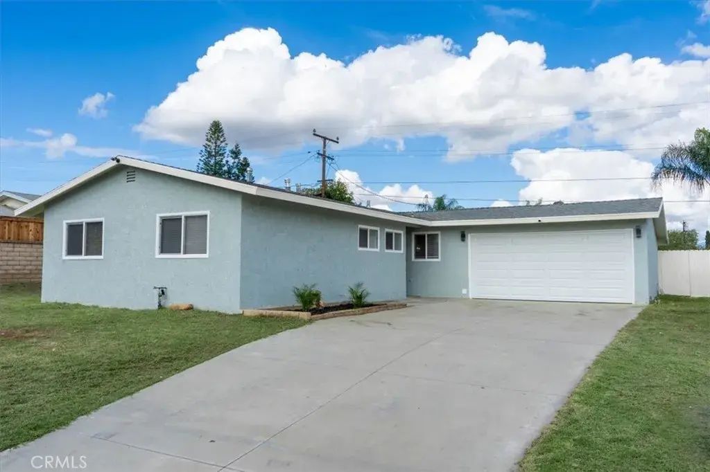 6355 Jade, Jurupa Valley