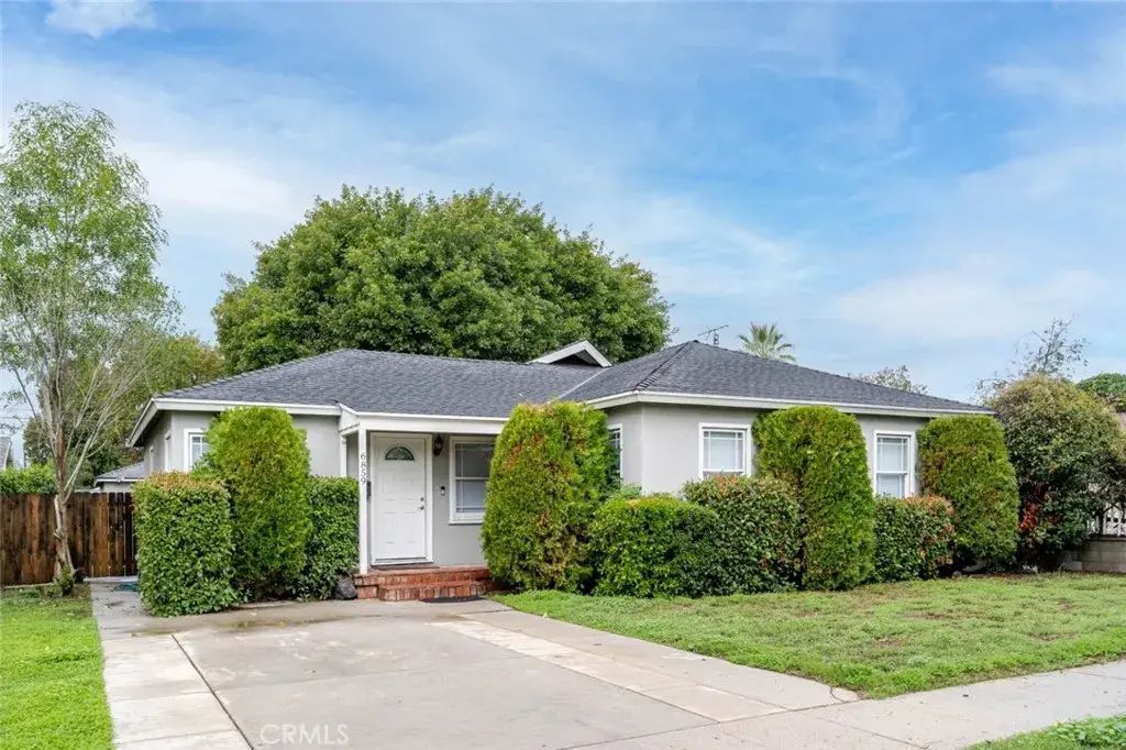 6859 Hesperia Avenue, Reseda