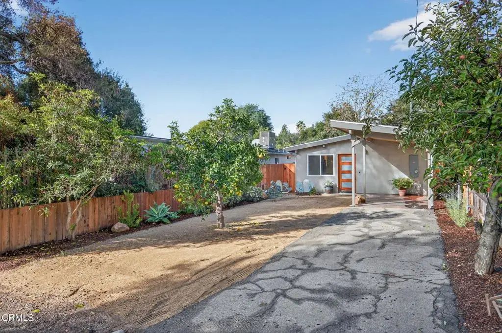 121 S Padre Juan Avenue, Ojai