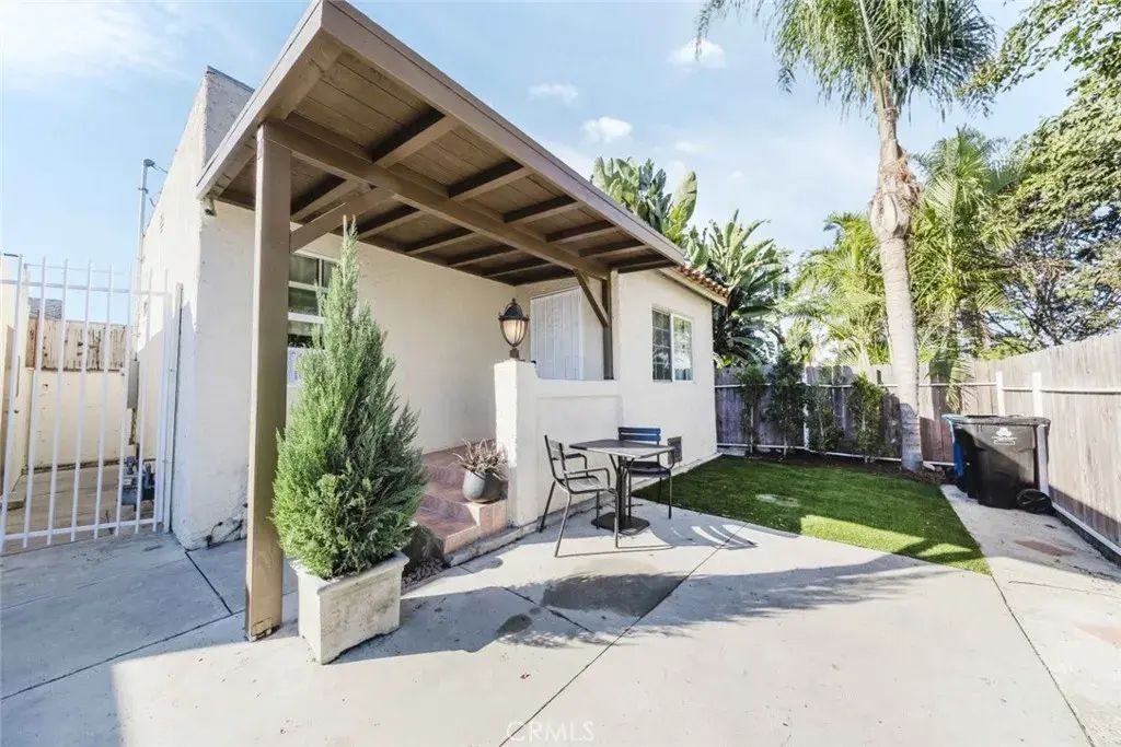 5506 Smiley Drive, Los Angeles