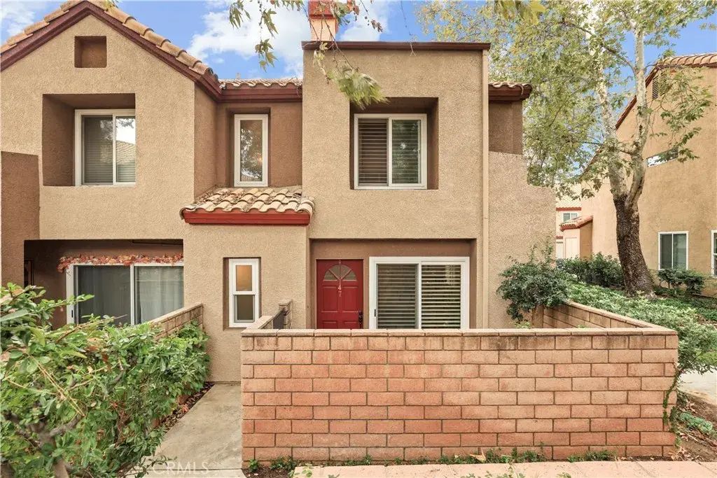 28126 Seco Canyon, Saugus