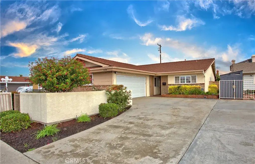 5338 Knoxville, Lakewood
