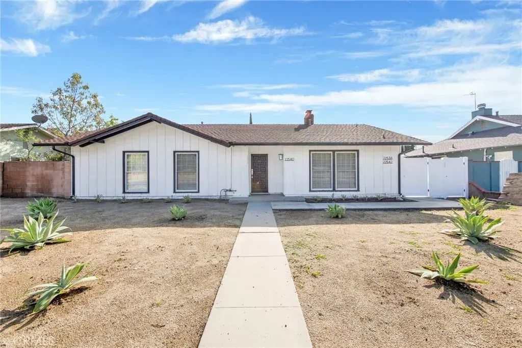 22540 Roscoe Boulevard, West Hills