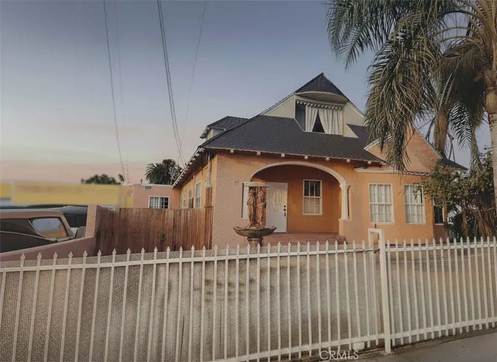 2431 E 4th, Los Angeles