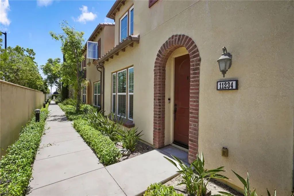 11234 Paseo Del Cielo, Porter Ranch