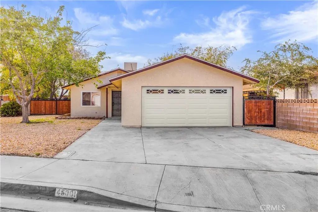45001 Logue Court, Lancaster