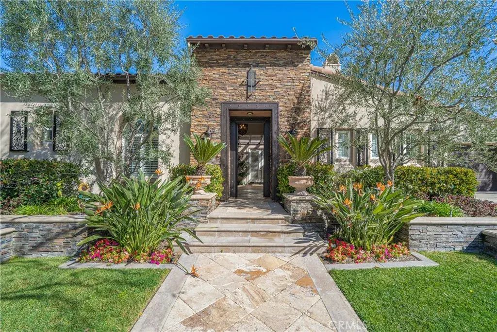 26524 Valley Oak Lane, Valencia