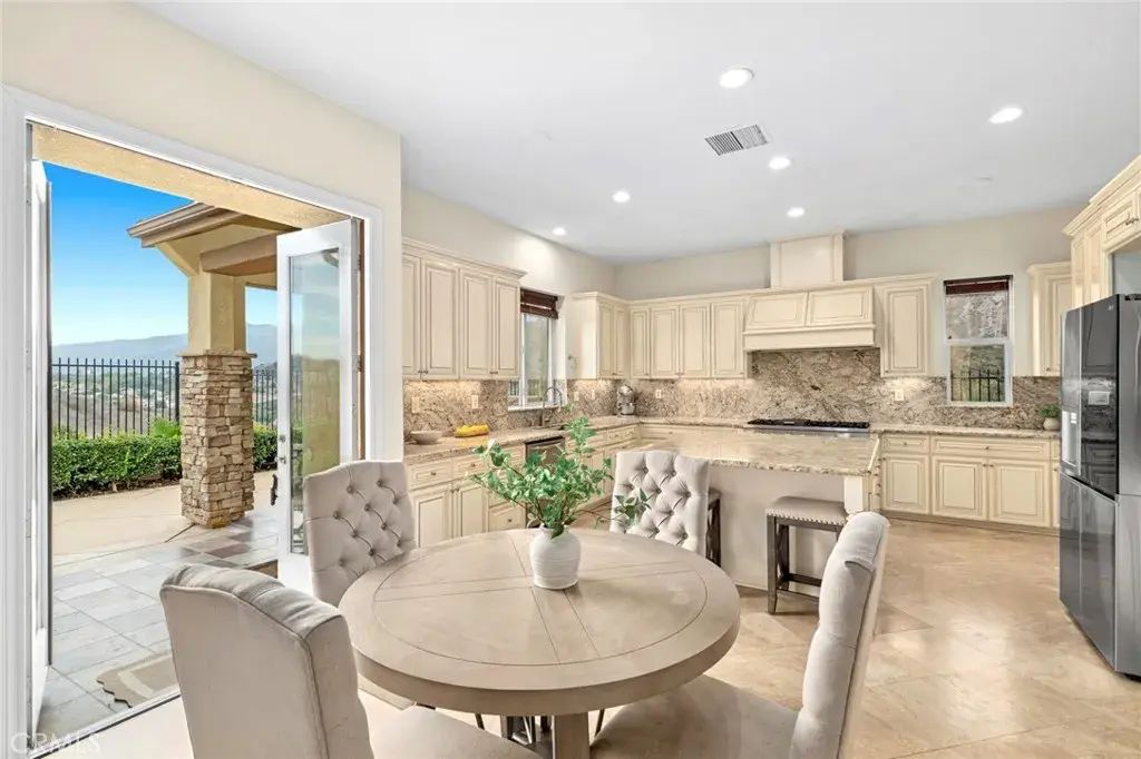 22526 Amber Eve Drive, Corona