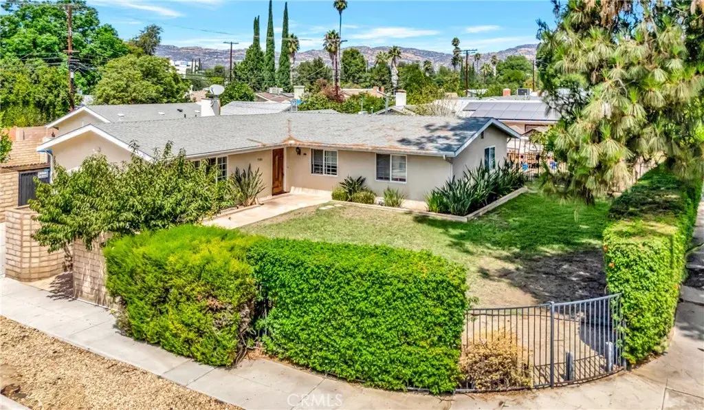 7101 Fallbrook Avenue, West Hills
