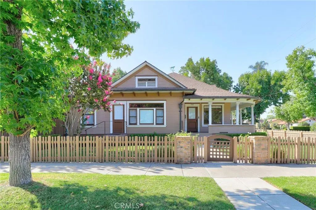 704 E Maple, Orange