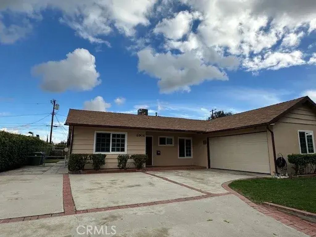 6906 Birchton, West Hills