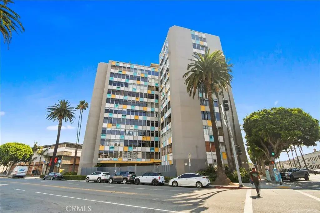 100 Atlantic 609, Long Beach