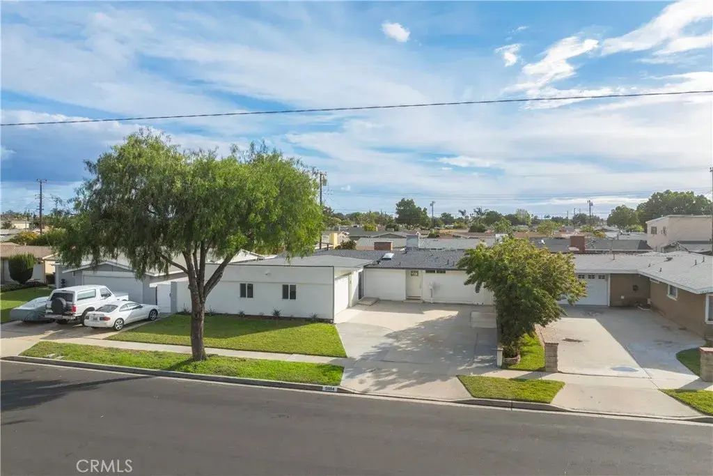 5884 Los Encinos, Buena Park