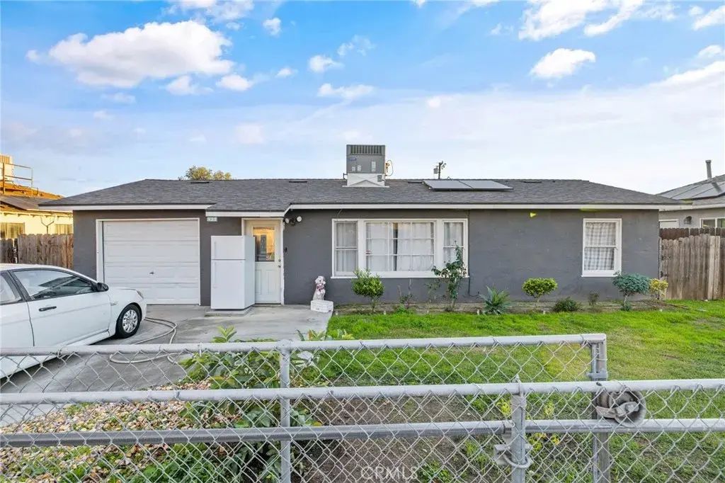 821 Lincoln Street, Hanford