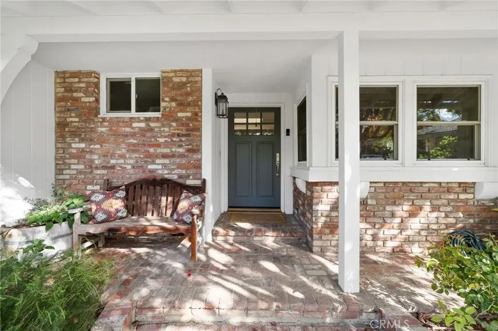 23843 Crosson Drive, Woodland Hills