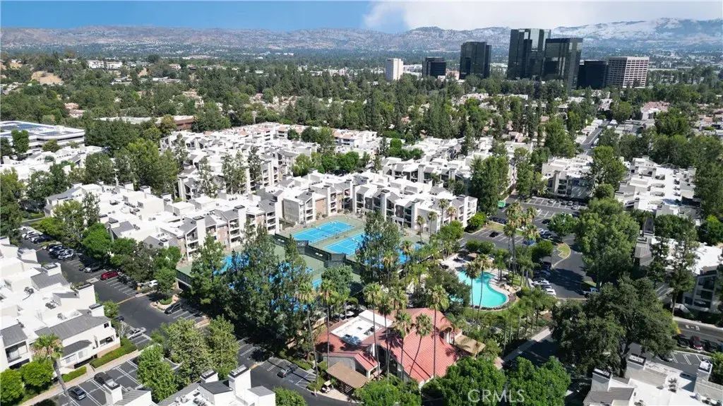 5515 Canoga 318, Woodland Hills
