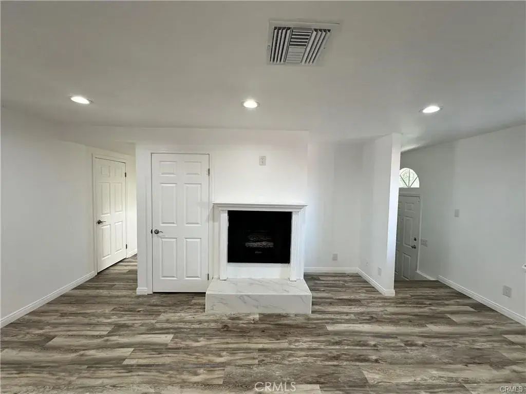 14650 Lassen 9, North Hills