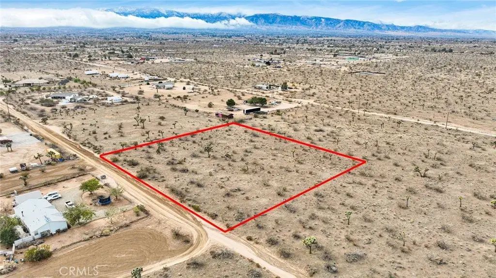 12432 La Mirada, Phelan