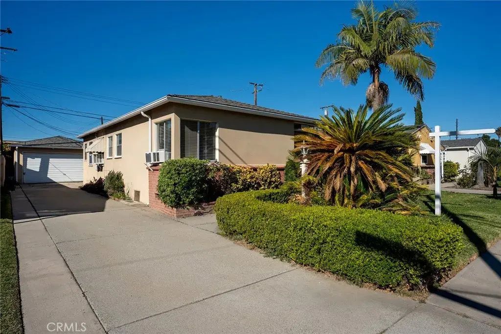 11437 Norlain Avenue, Downey
