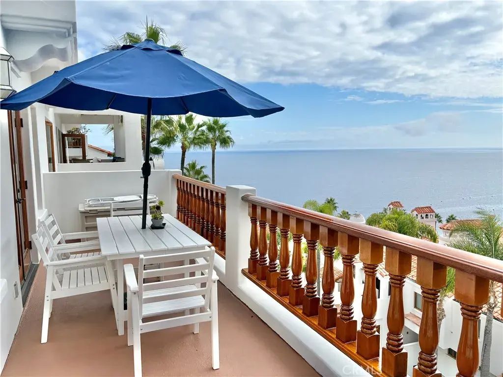 78 Gaviota, Avalon