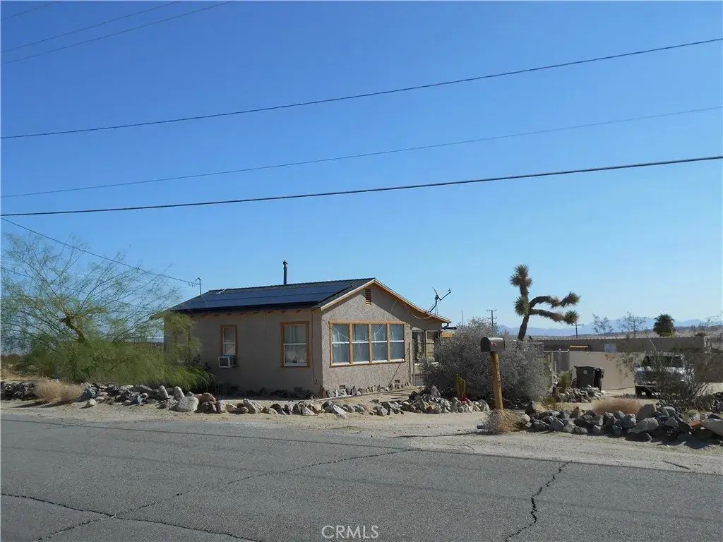 6439 Desert Knoll Avenue, 29 Palms