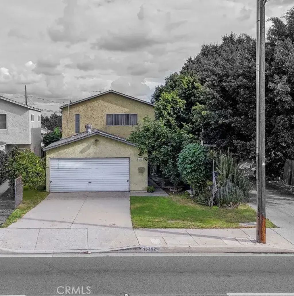 15352 Downey, Paramount