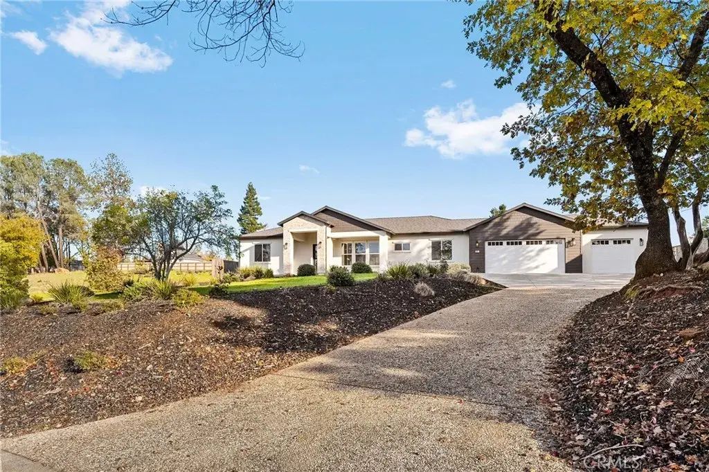 96 Valley View, Paradise
