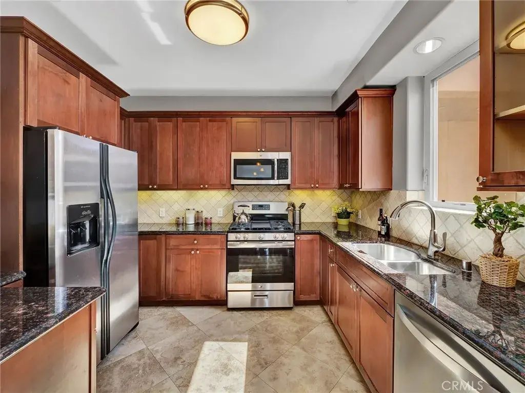 11280 La Maida 401, North Hollywood