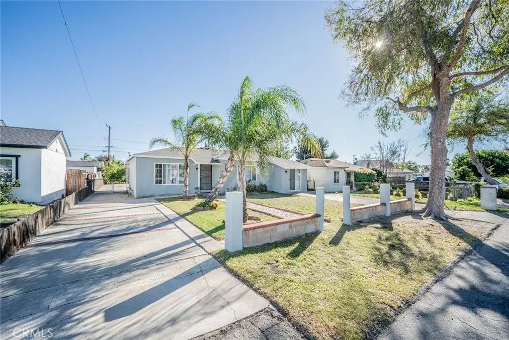 8573 Williams, Fontana