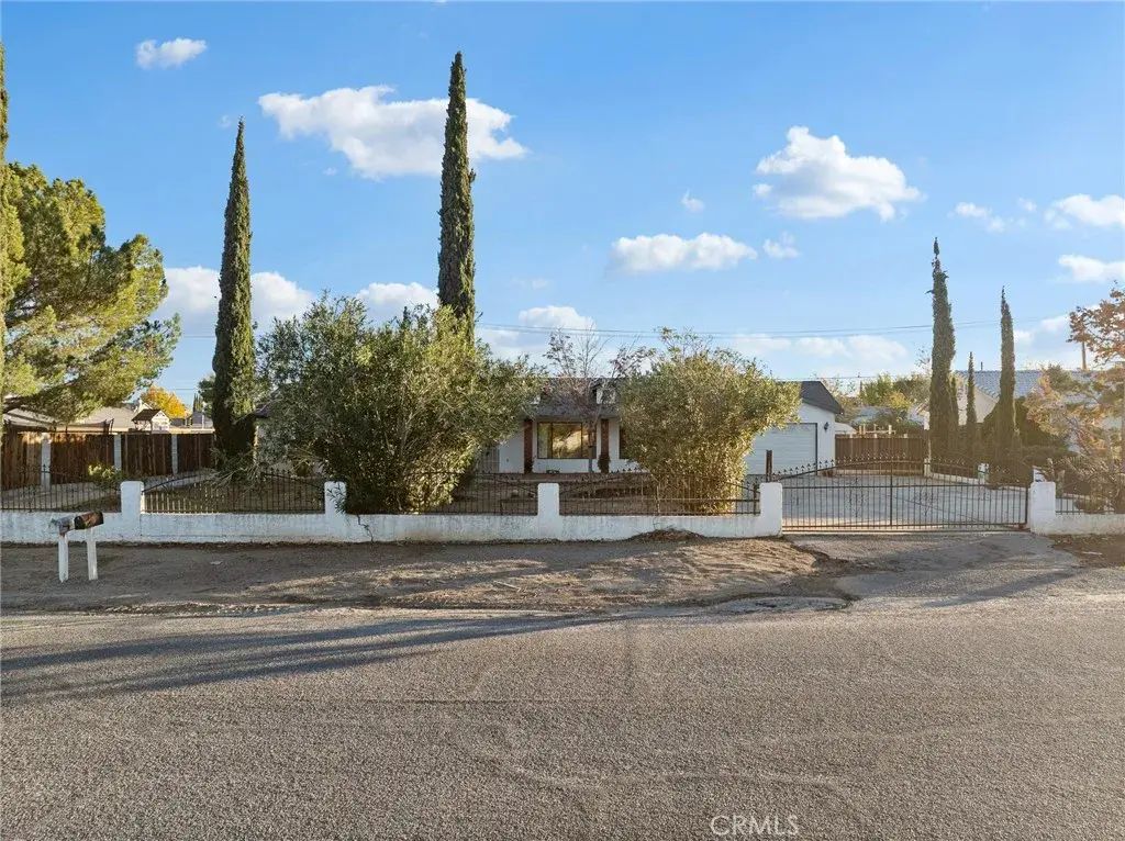 14669 La Brisa, Victorville