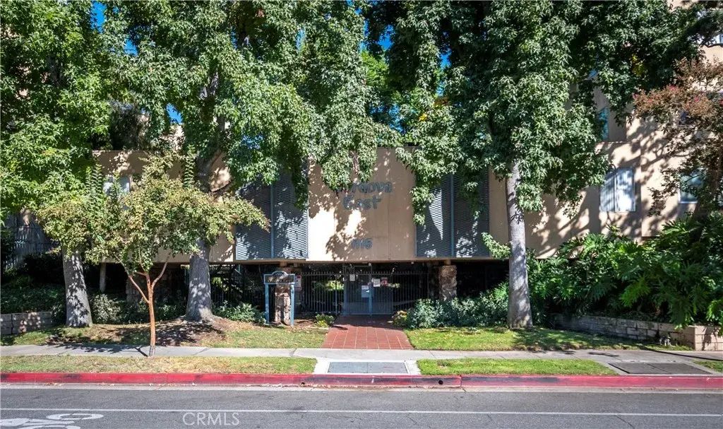 1115 Cordova 215, Pasadena