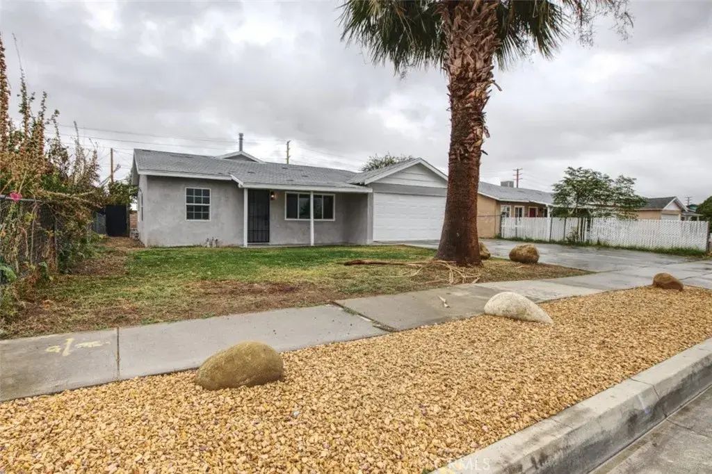 139 Pictorial, Palmdale