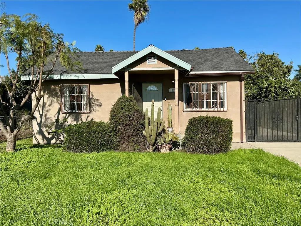 1327 West 97th Street, Los Angeles