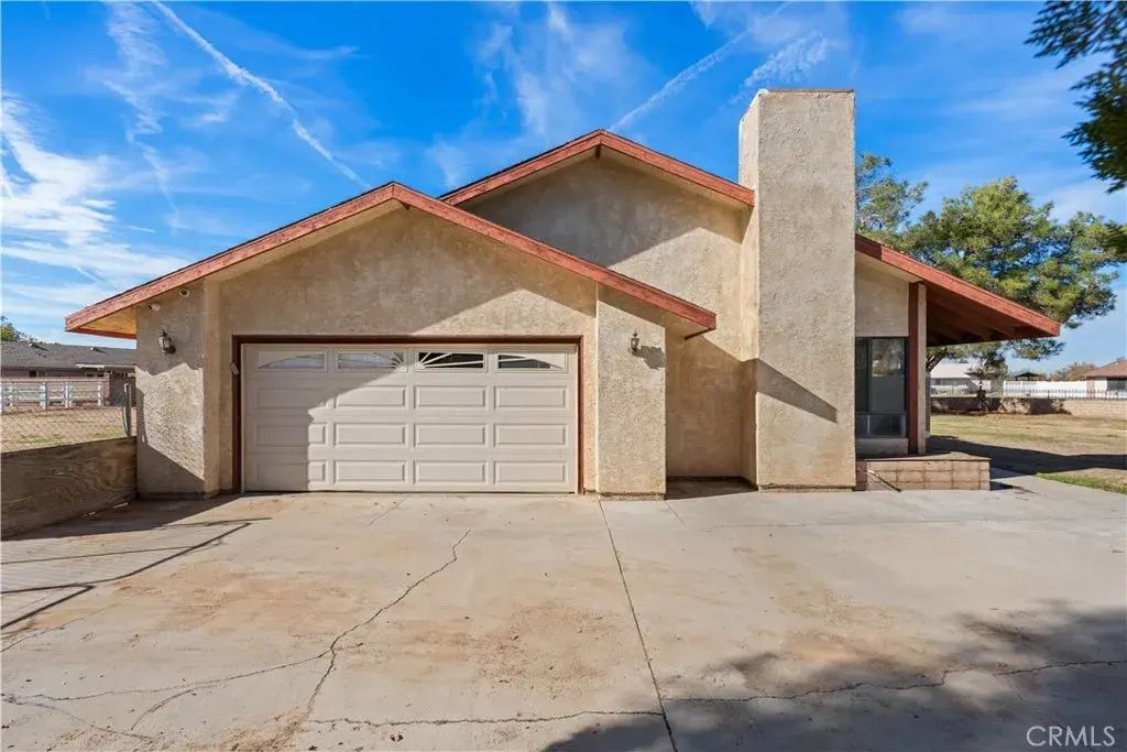 18891 Shoshonee Road, Apple Valley