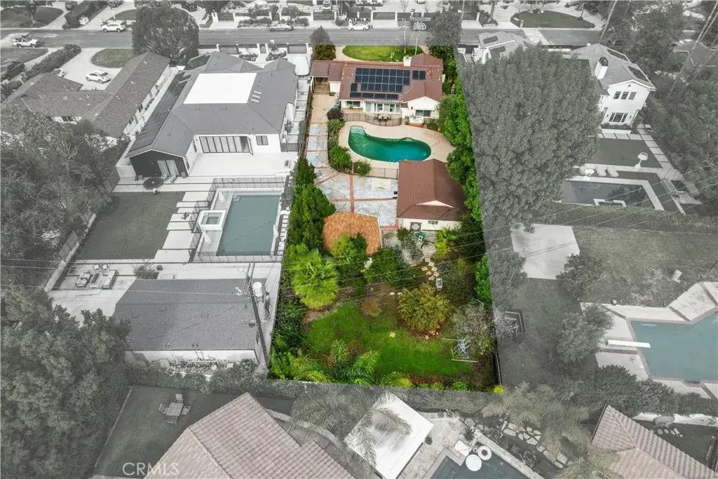 19732 Henshaw, Woodland Hills