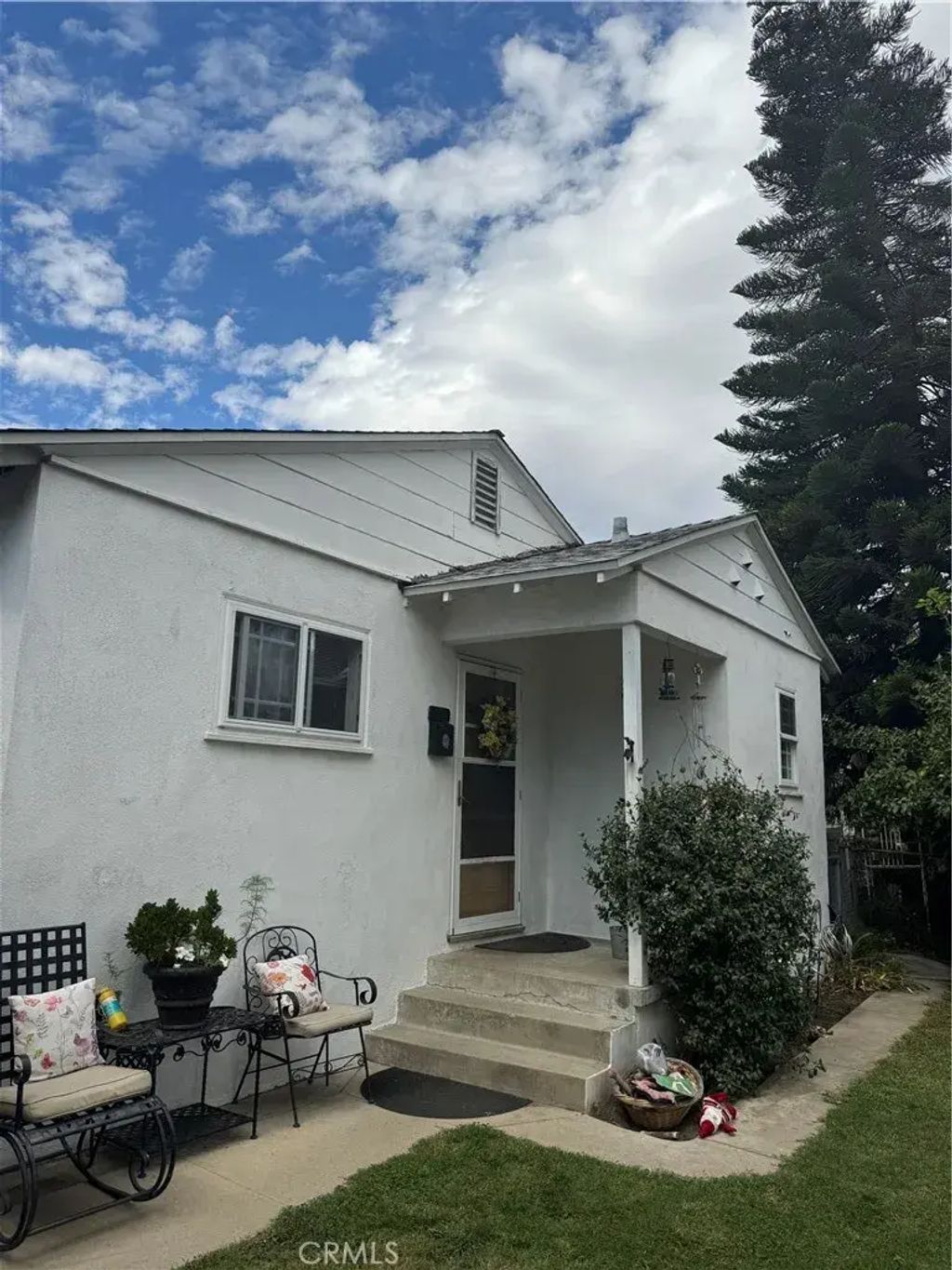 6137 Clybourn Avenue, North Hollywood