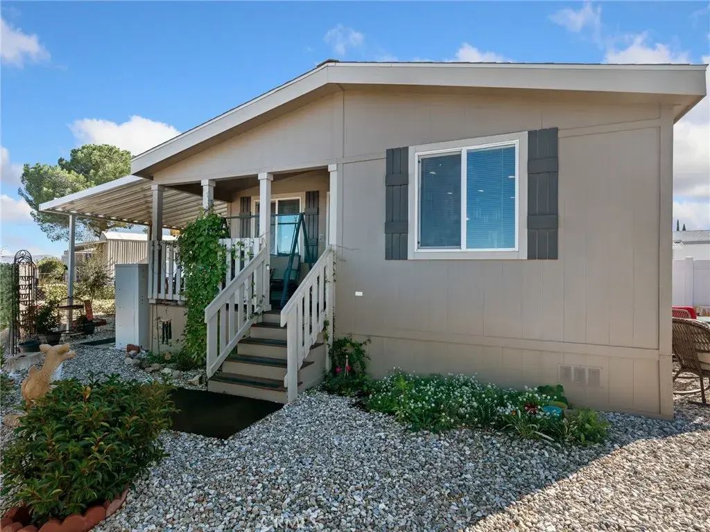 13393 Mariposa Rd, #211, Victorville