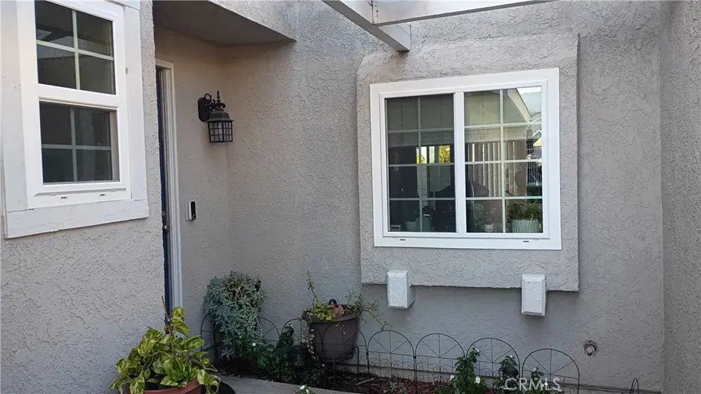 1649 Toyon, Corona