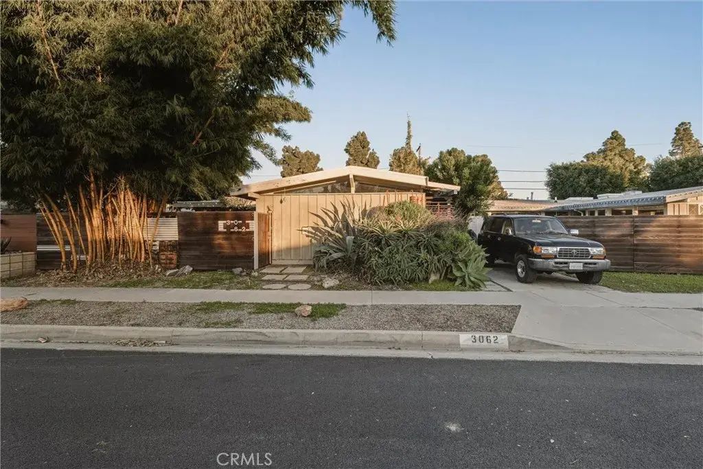 3062 Lees, Long Beach