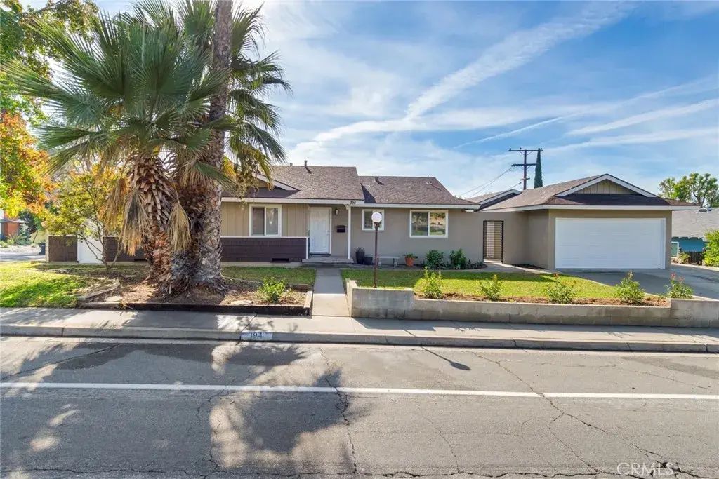 194 W Blaine Street, Riverside