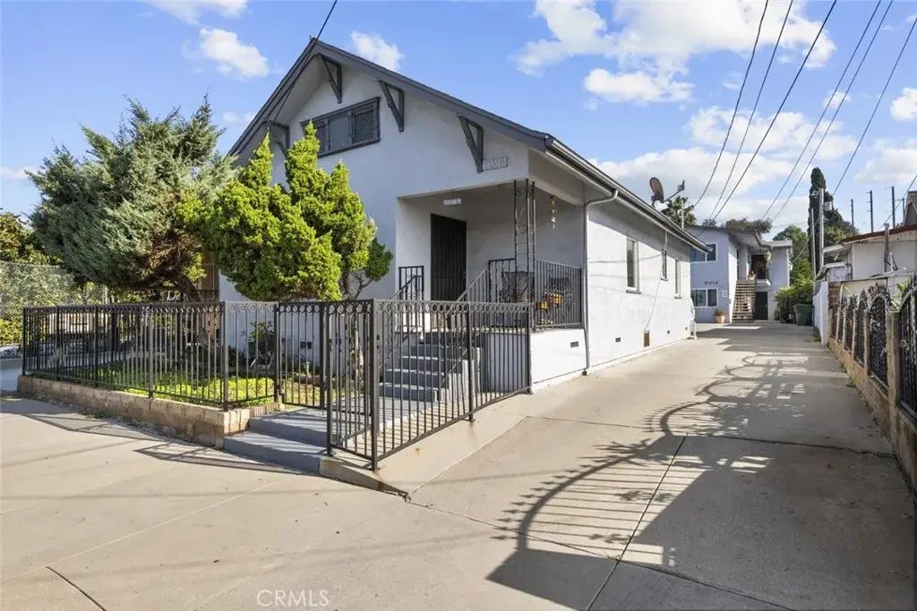 2016 Gates Street, Los Angeles