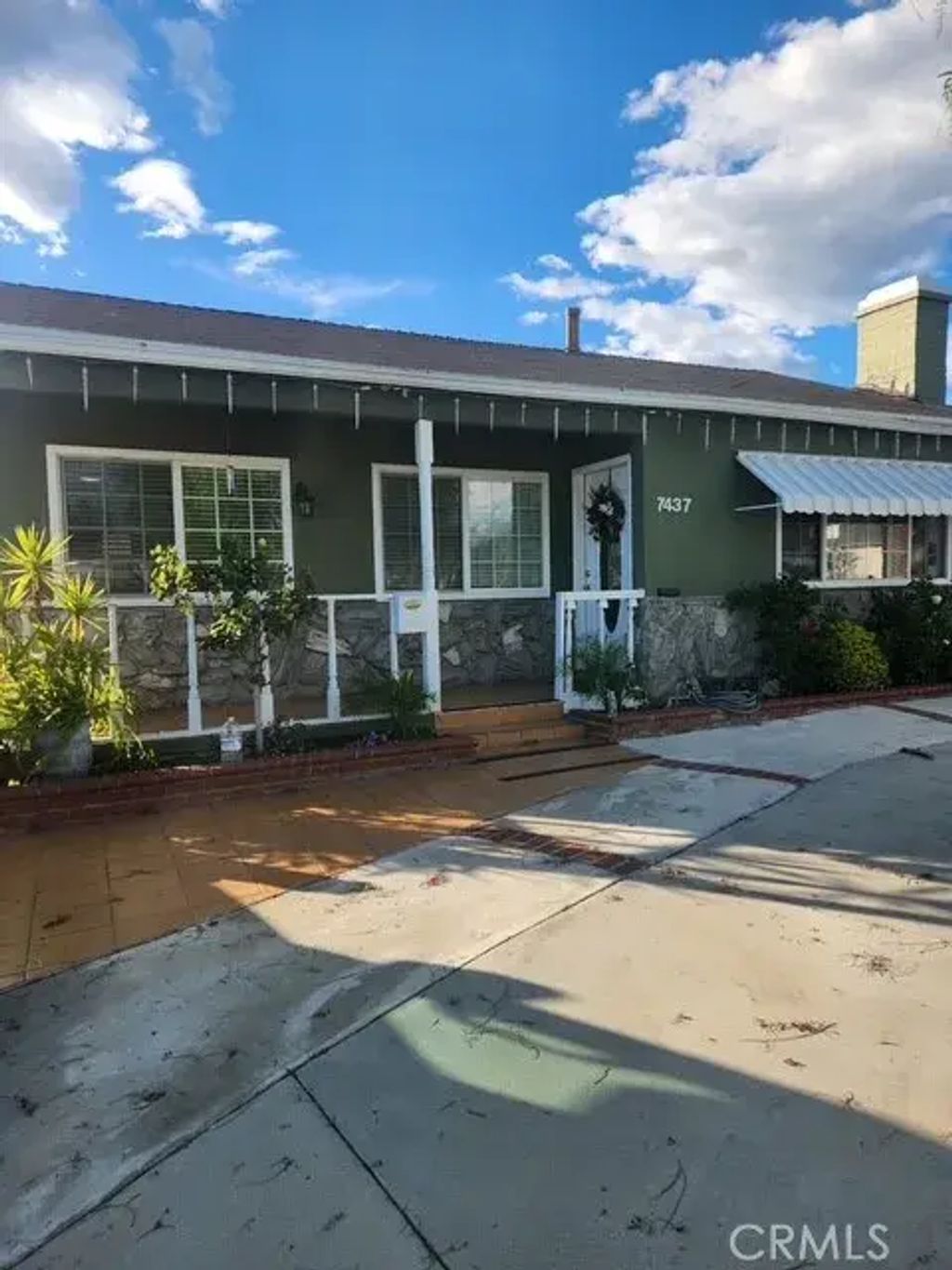 7437 Irvine, North Hollywood