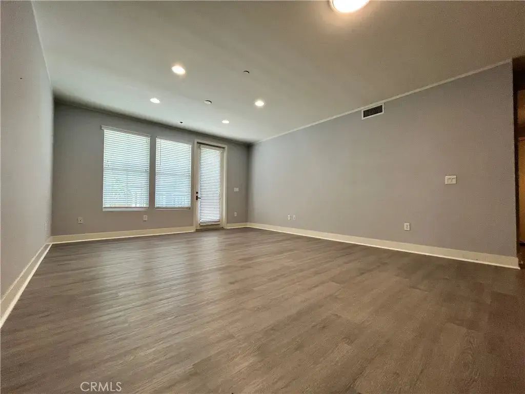2349 Jefferson 218, Torrance