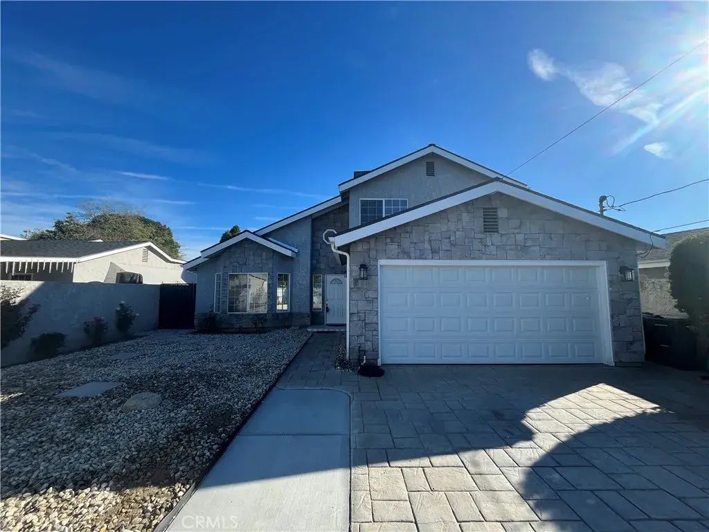 7522 Balcom, Reseda